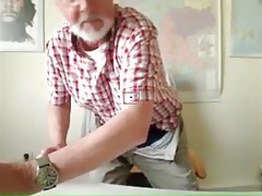 daddy take piss on his desk