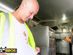 Gros cul, Gros seins, Blonde, Sucer une bite, Plantureuse, Fille latino, Branlette espagnole, Nénés