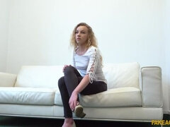 Leie, Blasen, Hundestellung, Aufs gesicht abspritzen, Handjob, Masturbation, Büro, Pov