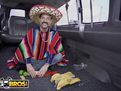 Gros seins, Plantureuse, Voiture, Couple, Hard, Fille latino, Public, Réalité