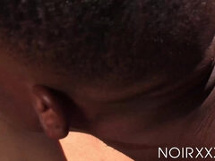 Grosse bite, Noire, Gorge profonde, Homosexuelle, Branlette thaïlandaise, Hard, Interracial, Embrassement