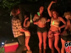 Asiático, Negro, Rubia, Lesbiana, Al aire libre, Perforación, Coño, Flaco