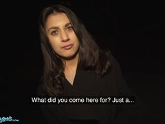 Public Agent Lost Italian Francesca Palma Fucked in a Hostel