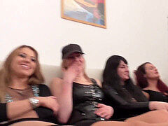 Bondage discipline sadomasochisme, Man die toekijkt, Dominatie, Voetbeurt, Meesteres, Nylonstof, Slaaf, Kousen