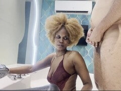 Schwarz, Sperma im mund, Aufs gesicht abspritzen, Handjob, Hd, Indisch, Schwestern, Ablutschen