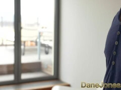 18 ans, Grosse bite, Gros seins, Brunette brune, Éjaculation interne, Talons, Chatte, Serré