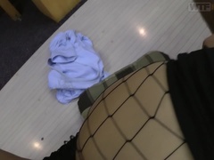 Bruinharig, Gek, Sperma in gezicht, Hakken, Panty, Openbaar, Strippen, Trio