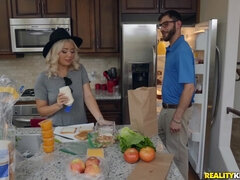 Kinderhüterin, Grosser schwanz, Grosse titten, Blondine, Vollbusig, Hardcore, Jungendliche (18+)