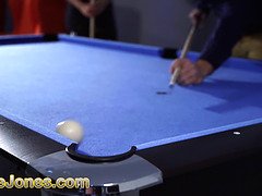 Bruinharig, Diep in de keel, Voeten, Hd, Italiaans, Likken, Orgasme, Kousen