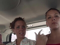 Gros seins, Brunette brune, Plantureuse, Fétiche, Hd, Piercing, Public, Chatte