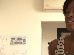 Красотки, Большие сиськи, Брюнетки, Волосатые, Лесбиянка, Лизание, Натуральные сиськи, Киски