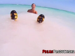 Strand, Französisch, Masturbation, Im freien, Höschen, Pov, Reiten, Titten