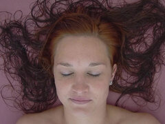 Enthousiasteling, Huisgemaakt, Masturbatie, Orgasme, Kut duiken, Realiteit, Roodharige vrouw, Strak