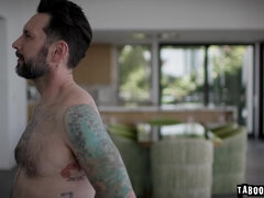 18 jaar, Gezichtzitten, Gezin, Vingeren, Hardcore, Hd, Stiefmoeder, Tieten likken