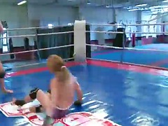 Tussi, Europäisch, Hardcore, Küssen, Lesbisch, Nackt, Piercing, Titten