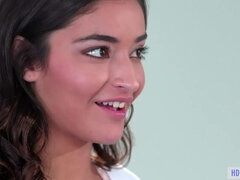 Kont, Bruinharig, Lesbisch, Ondergoed, Natuurlijke tieten, Kut duiken, Rok, Tiener