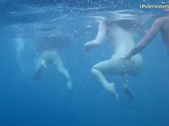 デカパイ, エロティック, レズビアン, 淫乱熟女, 公共, シャワー, ティーン, 水中