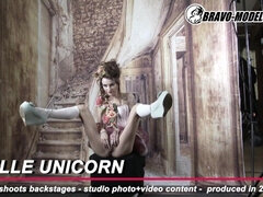 Derrière les coulisses, Brunette brune, Femelle, Hd, Petite femme, Réalité, Solo, Nénés