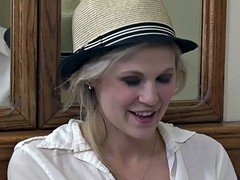 Blondine, Füsse, Lesbisch, Piercing, Muschi, Rasiert, Tätowierung, Titten