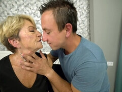 Blond, Pijpbeurt, Sperma shot, Omie