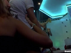 Cul, Gros seins, Ivre, Hard, Orgie, Fête, Nénés, Pute