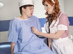 Gros cul, En levrette, Hard, Mère que j'aimerais baiser, Infirmière, Rousse roux, Dénudage, Tatouage