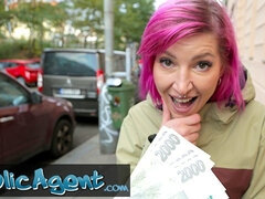 Luring Alex Bee and Bee - outside trailer - Public Agent