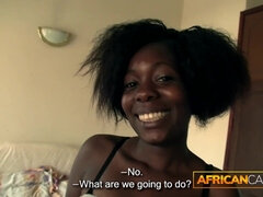 Africain, Amateur, Noire, Sucer une bite, En levrette, Noir ébène, Pov, Maigrichonne