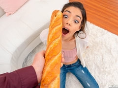 Sucer une bite, Brunette brune, Grosse, Branlette thaïlandaise, Embrassement, Fille latino, Dénudage, Adolescente