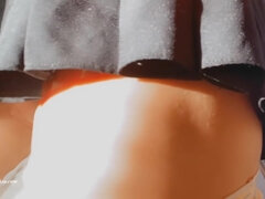 18 jahre, Bus, Frau, Masturbation, Orgasmus, Muschi, Unter dem rock, Spanner