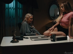 Kont, Kont, Slaapkamer, Grote mammen, Zoenen, Lesbisch, Likken, Doordringend