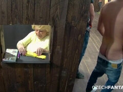 Amateur, Brunette brune, Tir de sperme, Branlette thaïlandaise, Pisser, Pov, Réalité, Fessée