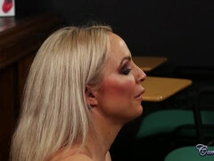 Tetas grandes, Rubia, Mamada, Tetona, Corridas, Examen, Corridas faciales, Madres para coger