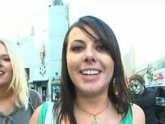 Blasen, Schmutzig, Aufs gesicht abspritzen, Handjob, Hardcore, Interrassisch, Lesbisch, Natürlich