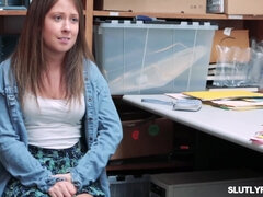 Grosse bite, Sucer une bite, Brunette brune, Attrapée, Collège université, Bureau, Adolescente, Nénés
