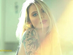 Большая жопа, Большие сиськи, Блондинки, Ноги, Латиноамериканки, Белье, Тату, Сиськи