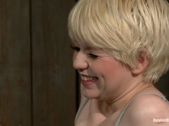 Bondage discipline sadomasochisme, Gebondenheid, Vernedering, Leer, Pijn, Straf, Geschoren, Slet