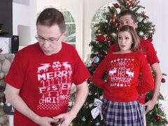 Familie, Büro, Muschi, Kurzes haar, Schwestern, Tanga, Titten, Spanner