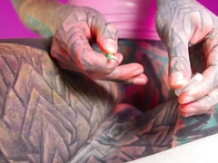 Amateur, Anal, Masturbation, Orgasme, Solo, Tatouage, Nénés, Jouets
