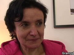 Queue, Mamie, Hd, Femme au foyer, Mature, Chevaucher, Maigrichonne, Suçant