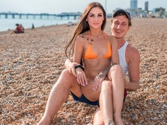 カワイイ, 手コキする, なめる, 淫乱熟女, オマンコ, ガリガリ, タトゥー, オッパイの