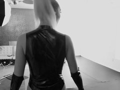 Arsch, Hinter den kulissen, Blondine, Absätze, Masturbation, Im freien, Dusche, Solo