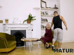 Grosse titten, Blondine, Blasen, Kehlenfick, Hardcore, Reif, Milf, Titten