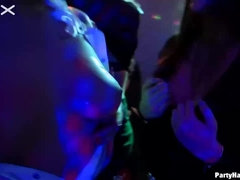 Grosse bite, Gros seins, Noire, Homme nu et filles habillées, Queue, Hard, Léchez, Fête