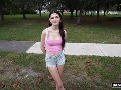 18 jahre, Braunhaarige, Bus, Im freien, Höschen, Muschi, Erotischer film, Jungendliche (18+)