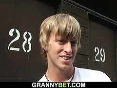 Schönheit, Blondine, Vollbusig, Oma, Masturbation, Reif, Muschi, Realität