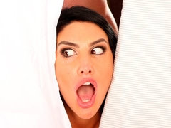 Sucer une bite, Brunette brune, Attrapée, Branlette thaïlandaise, Fille latino, Masturbation, De plein air, Nénés