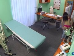 Enthousiasteling, Bedriegen, Stel, Sperma shot, Arts, Hondjeshouding, Vingeren, Uniformpje