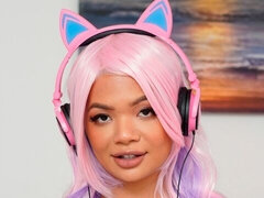 Grosser schwanz, Blasen, Hundestellung, Hardcore, Natürlichen titten, Zierlich, Rasiert, Tätowierung