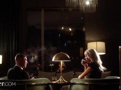 Blonde, Sucer une bite, Bondage, Brunette brune, 2 femmes 1 homme, Orgasme, Gicler, Plan cul à trois